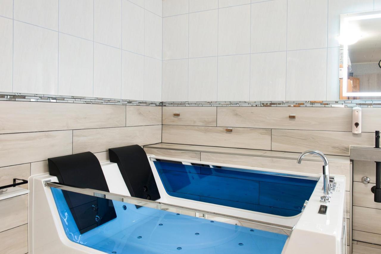Spawo Mit Sauna Und Whirpool フレンドルフ エクステリア 写真