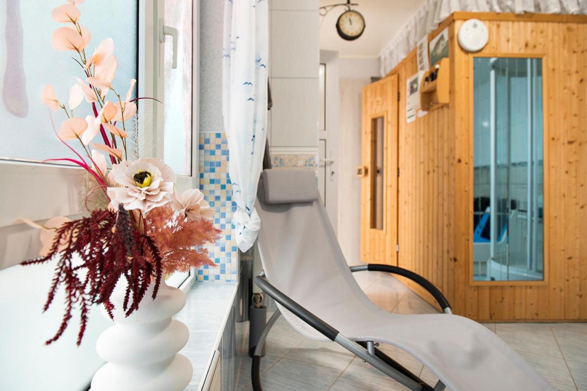 Spawo Mit Sauna Und Whirpool フレンドルフ エクステリア 写真