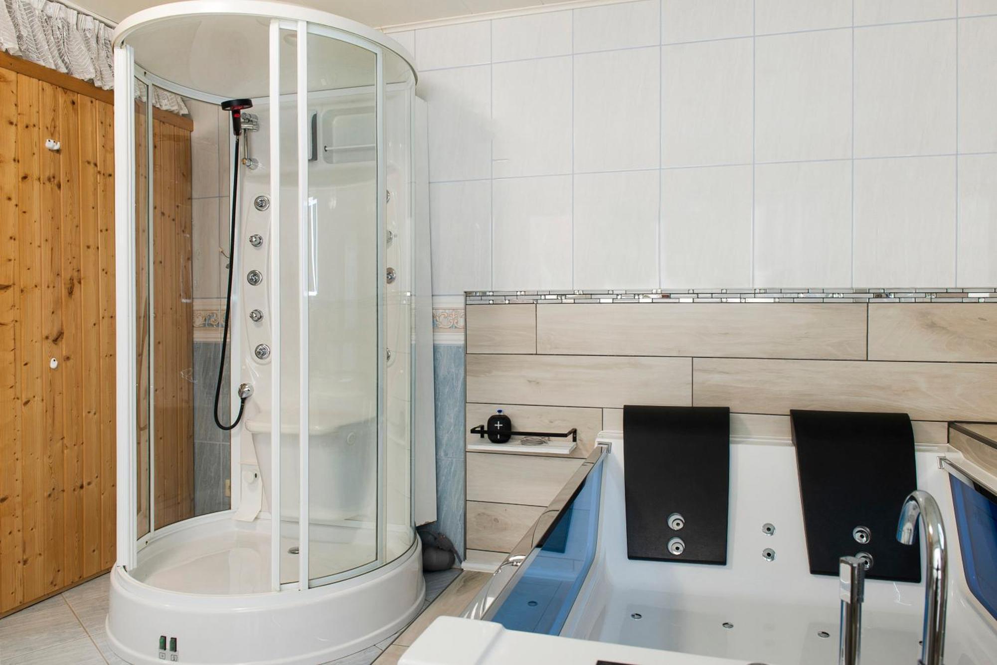 Spawo Mit Sauna Und Whirpool フレンドルフ エクステリア 写真