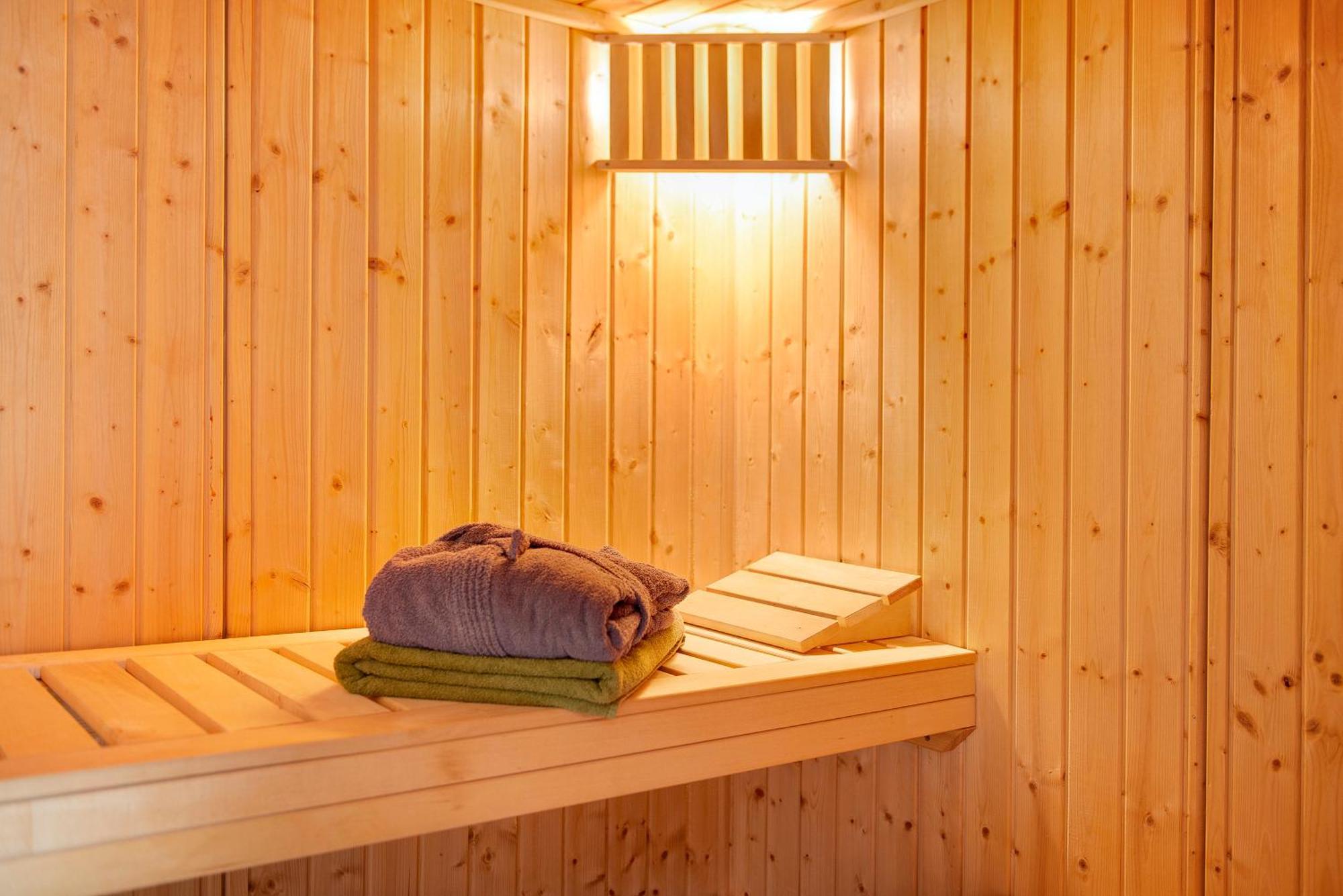 Spawo Mit Sauna Und Whirpool フレンドルフ エクステリア 写真